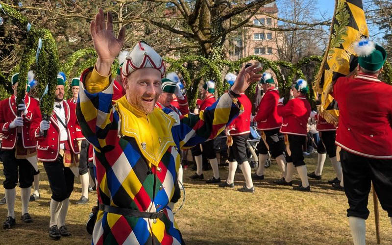 Schäfflertanz in der Augustinum Seniorenresidenz München-Nord