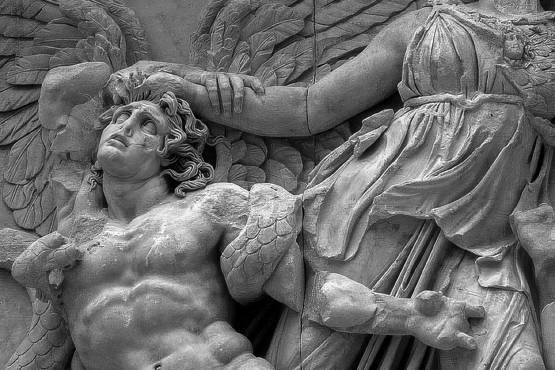 Alkyoneus und Athene, Detail vom Fries des Pergamonaltars