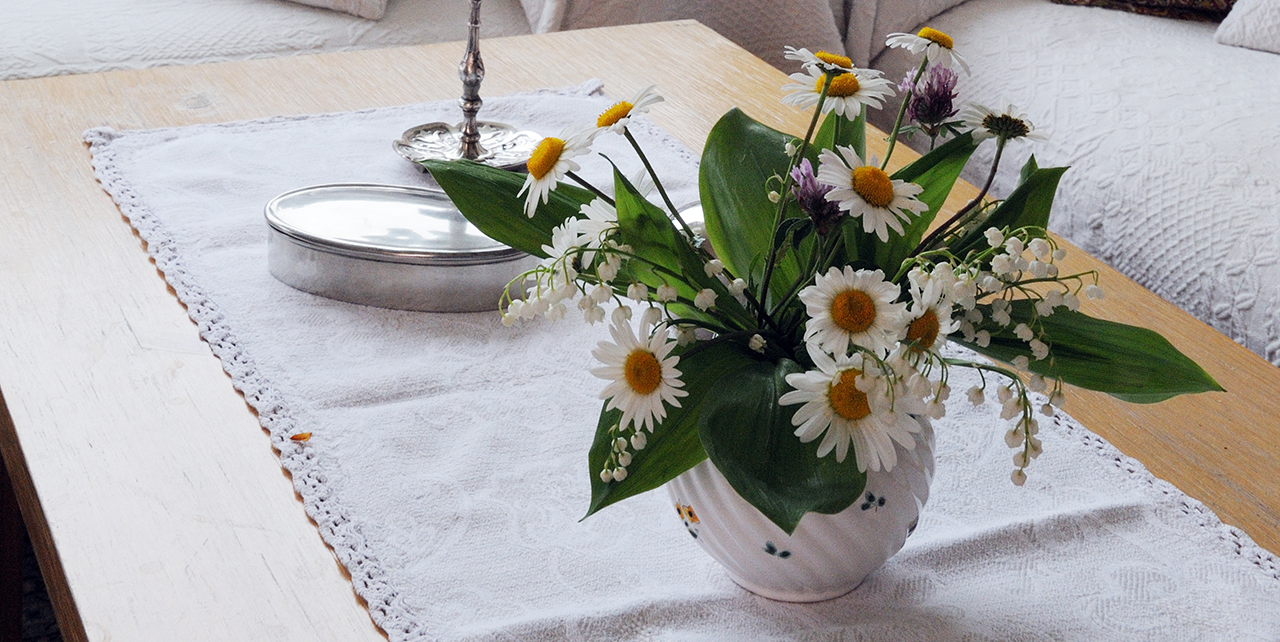 Blumenstrauß auf einem Tisch im Augustinum Dießen