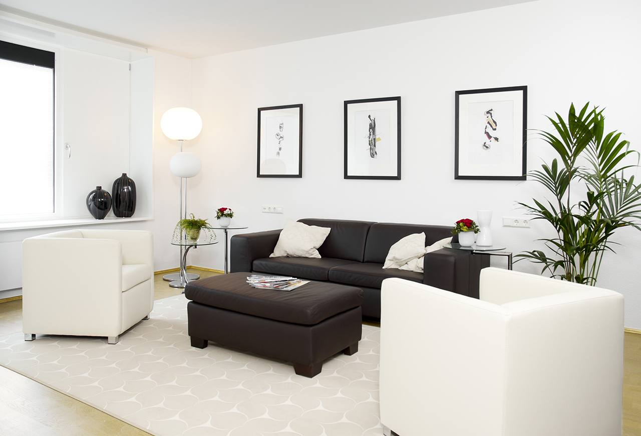 Ihr Appartement in der Seniorenresidenz Stuttgart-Killesberg richten sie ganz individuell ein – bringen Sie Ihre Lieblingsmöbel und Erinnerungsstücke einfach mit. Ihr Appartement in der Seniorenresidenz Stuttgart-Killesberg richten sie ganz individuell ein – bringen Sie Ihre Lieblingsmöbel und Erinnerungsstücke einfach mit.