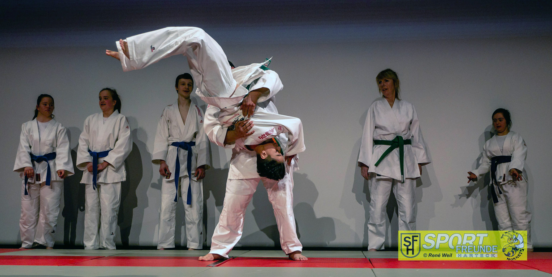 Judoka bei einer Wurffigur
