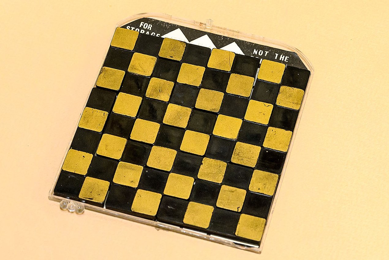 draught board puzzle, gelöstes Spiel