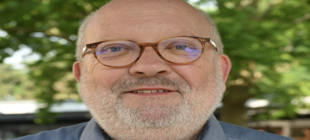 Mann mit Stoppelbart