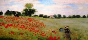 : Impressionistisches Gemälde einer Blumenwiese mit roten Mohnblumen, zwei Personen im Vordergrund und einer weiten Landschaft unter hellem Himmel.