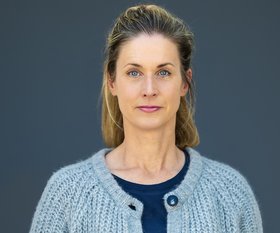 Lesung zum TV Serie Jahrhundertliebe Potrtät Heike Schieder