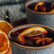 Glühwein mit Orangenscheiben 
