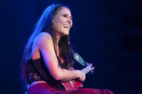 Musikerin mit Instrument