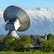 Satellitenschüssel in den Bergen