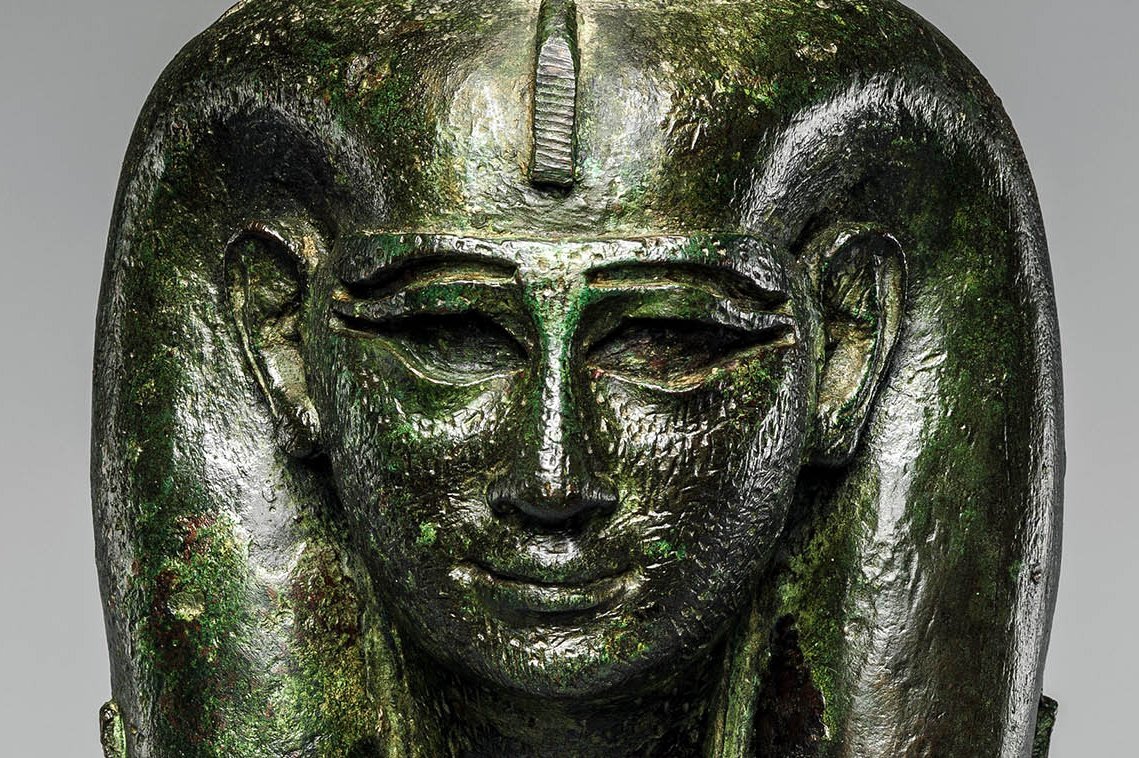 Skulptur der indischen Göttin Mut aus dem Metropolitan Museum New York
