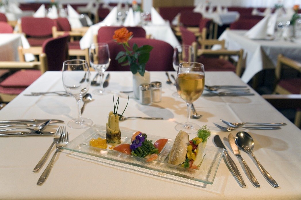 Das gastronomische Angebot im Augustinum Roth besitzt das Niveau gehobener Hotelgastronomie.