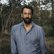 Journalist Tobias Haberl Mann vor einem Baum