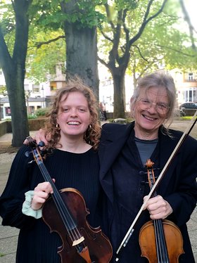Viola und Violine – Mutter und Tochter