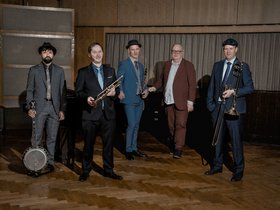 Die 5 köpfige Band