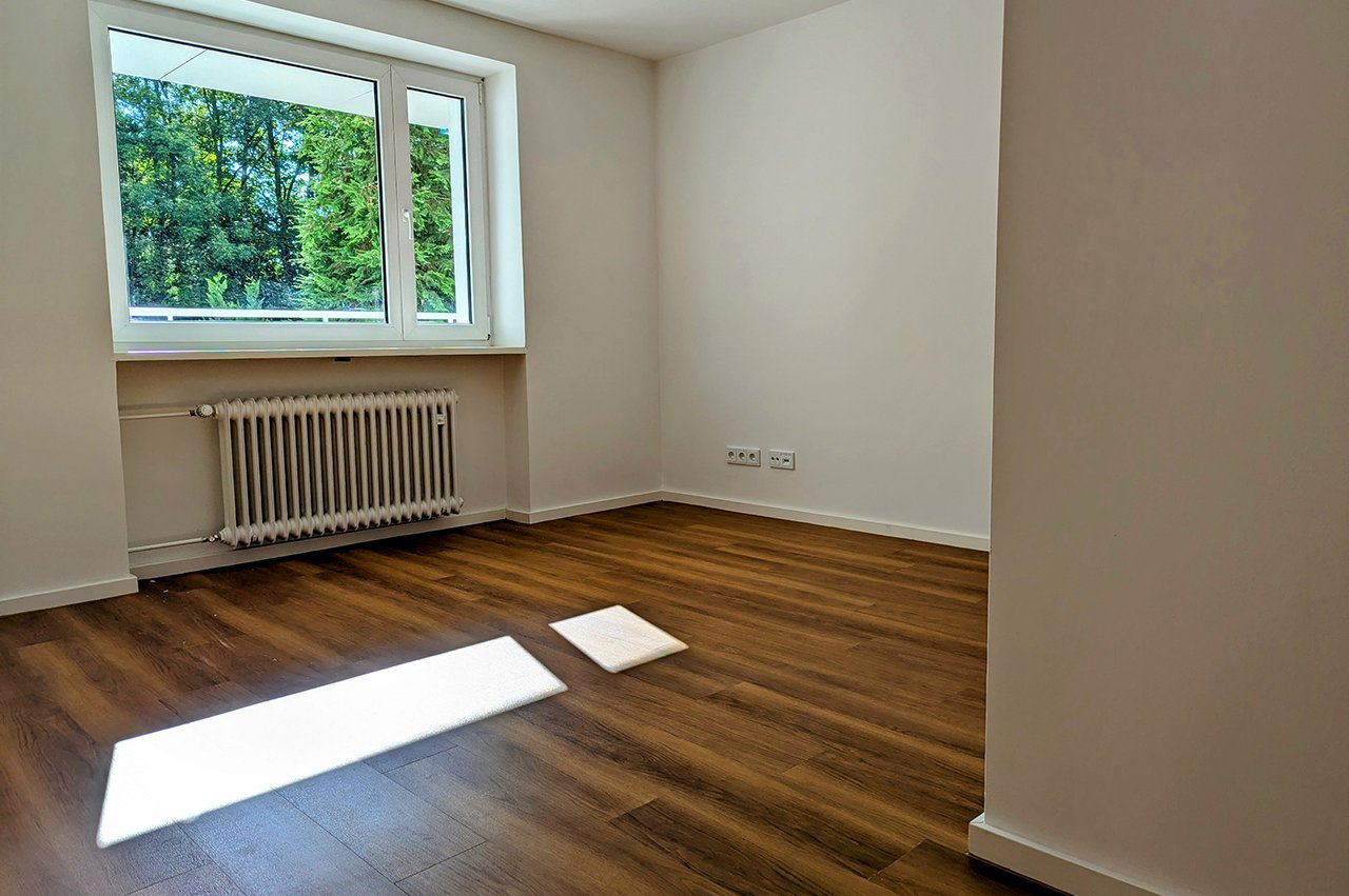 Innenaufnahme des Schlafbereichs in einer 49 Quadratmeter großen Wohnung im Augustinum München-Neufriedenheim