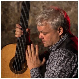 Künstler mit Gitarre