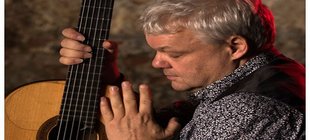 Künstler mit Gitarre