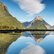 Berge welche sich in einem See spiegeln