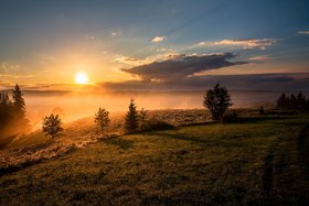 Landschaft bei Sonnenuntergang