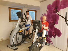 Zwei Sportgeräte für die Augustinum Wohnstätten Zwei Sportgeräte für die Augustinum Wohnstätten