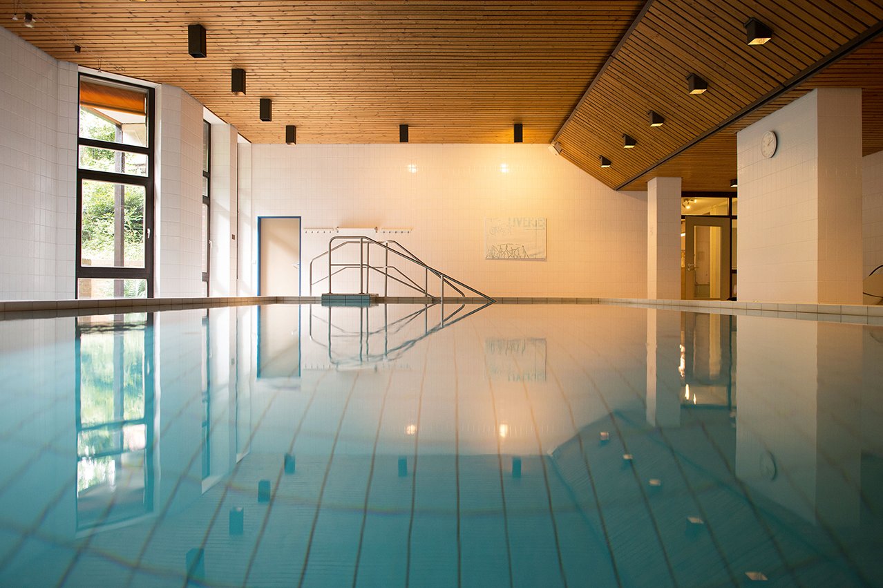 Mit Schwimmbad, Gymnastik- und Fitnessraum im Haus fällt es leicht, Gesundheit und Beweglichkeit zu fördern und zu erhalten.