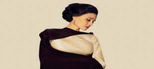 Frau im eleganten Kleid