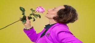 Uta Maria Lerner mit Rose