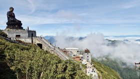 Mit Auto, Bus und Eisenbahn durch Vietnam