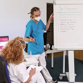 Start der generalistischen Pflegeausbildung in der Augustinum Klinik München