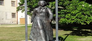 Statue