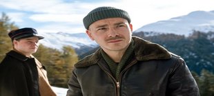 Szenenbild von Marius Ahrendt, Albrecht Abraham Schuch