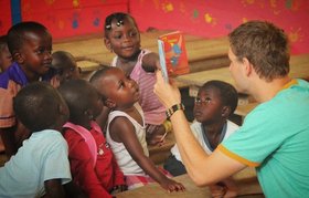 Entwicklungshilfe in Ghana - Die erfolgreiche Realisierung eines Schulbaus