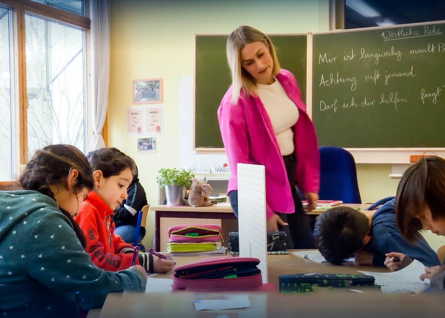 Szenenbild aus einer NDR-Reportage über Seniorpartner