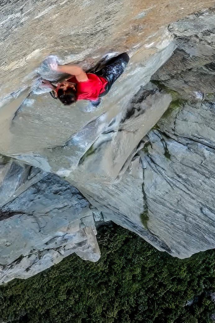 Freeclimber Alex Honnold beim Klettern an der Steilwand des El Capitan