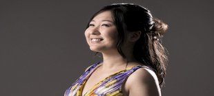 Pianistin im Profil
