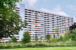 Viereinhalb Jahre nach der Flutkatastrophe: Augustinum Bad Neuenahr feiert Abschluss der Renovierung Viereinhalb Jahre nach der Flutkatastrophe: Augustinum Bad Neuenahr feiert Abschluss der Renovierung