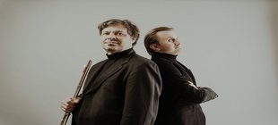 Musiker Rücken an Rücken