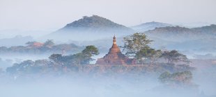 Pagode im Dunst