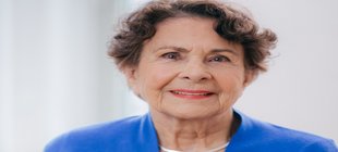 Helma Sick Frau, die lächelt