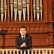 Prof. Dr. Michał Markuszewski vor einer Orgel