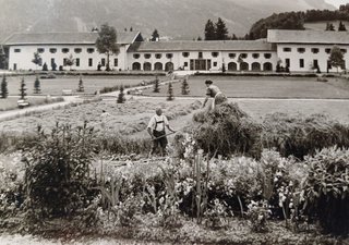 Historische Ausstellung über 75 Jahre soziales Engagement