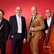 Frank Muschalle Trio mit Stephan Holstein vor roter Wand
