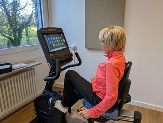 Moderne Fitnessgeräte dank Nachlass und Spenden