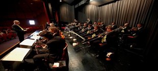 Musiker auf einer Bühne