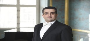 Der Pianist Nima Farahmand Bafi