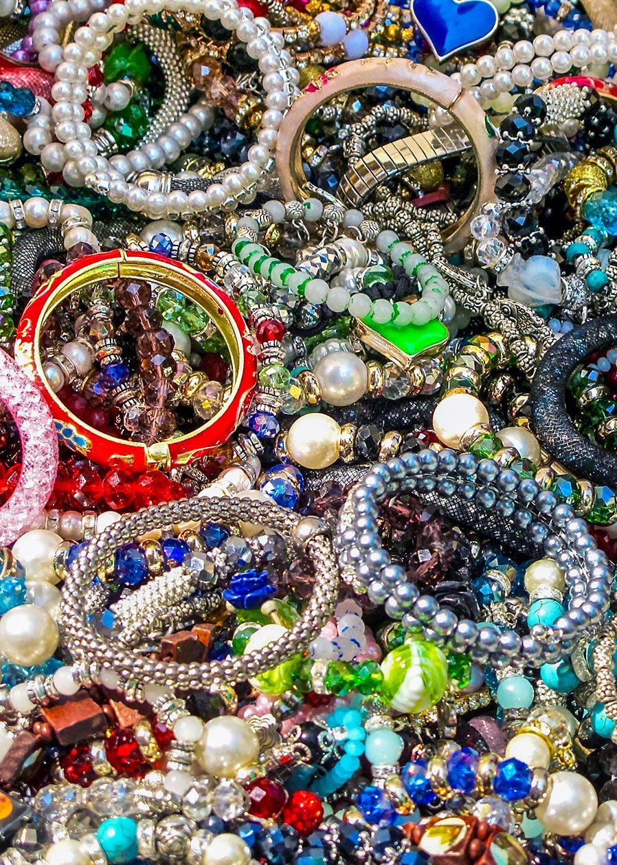 haufenweise billiger Modeschmuck