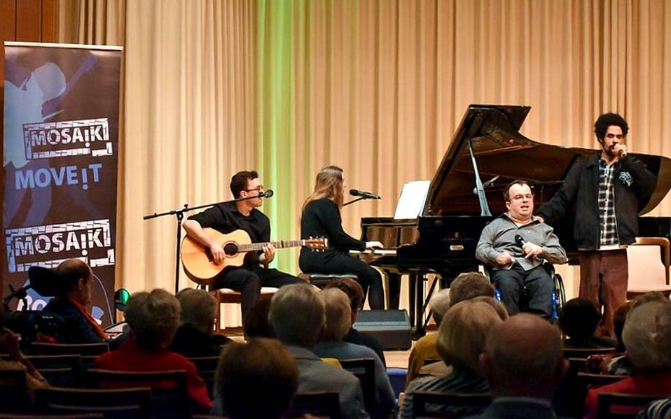 Konzert auf der Bühne des Augustinum Schweinfurt