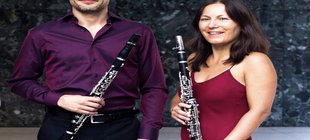 Musiker mit Klarinetten