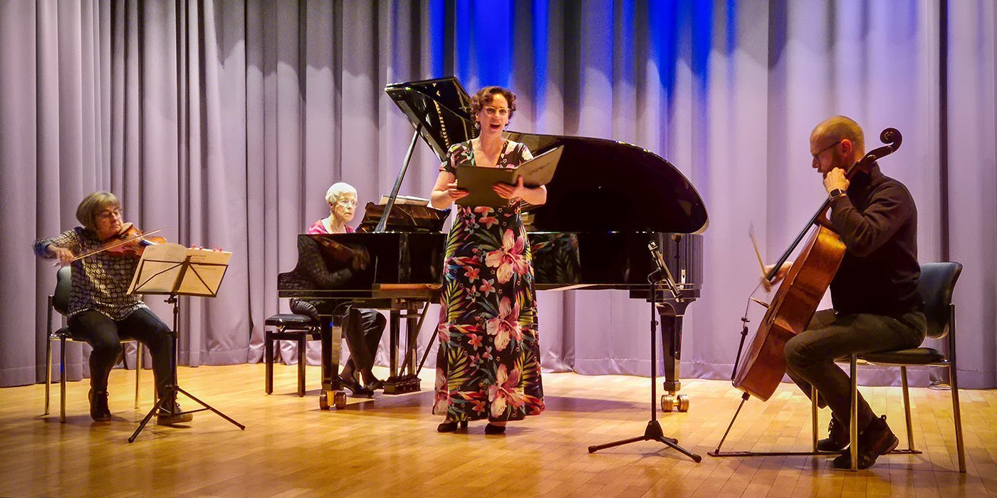 Concertino Augustinum – das musikalische Quartett des Augustinum München-Nord auf der Bühne der Seniorenresidenz