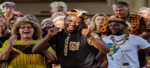 Mitglieder der Heidelberger Moko-Chöre