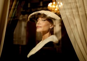 Elegante Dame mit Hut